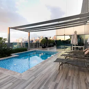 Simply Comfort In J One Tower Dubaj